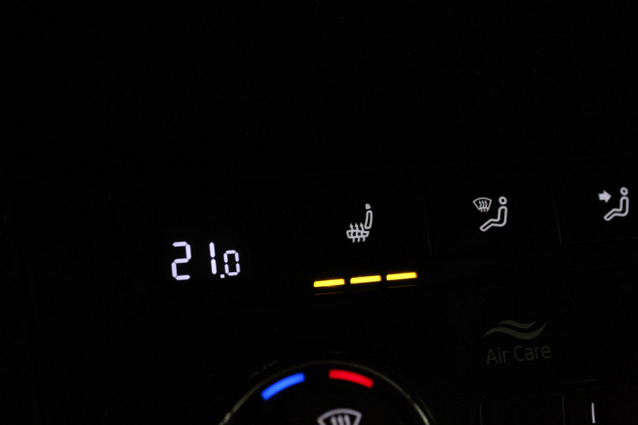 Škoda Karoq 1.5 TSI ACT Style > Pano.schuif/Camera/keyless/19 inch
