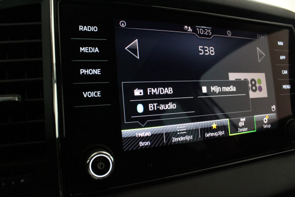 Škoda Karoq 1.5 TSI ACT Style > Pano.schuif/Camera/keyless/19 inch