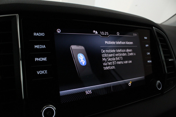 Škoda Karoq 1.5 TSI ACT Style > Pano.schuif/Camera/keyless/19 inch