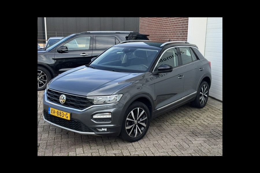 Volkswagen T-Roc 1.0 TSI Style - Trekhaak - CarPlay - LED - Originele Nederlandse auto met NAP - Cruise - Camera