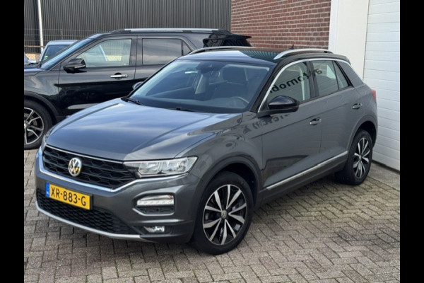 Volkswagen T-Roc 1.0 TSI Style - Trekhaak - CarPlay - LED - Originele Nederlandse auto met NAP - Cruise - Camera