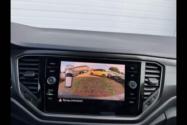 Volkswagen T-Roc 1.0 TSI Style - Trekhaak - CarPlay - LED - Originele Nederlandse auto met NAP - Cruise - Camera