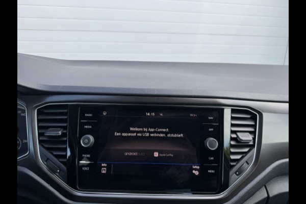 Volkswagen T-Roc 1.0 TSI Style - Trekhaak - CarPlay - LED - Originele Nederlandse auto met NAP - Cruise - Camera