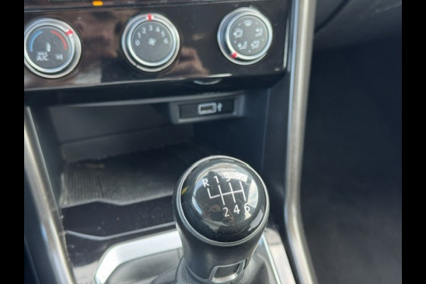 Volkswagen T-Roc 1.0 TSI Style - Trekhaak - CarPlay - LED - Originele Nederlandse auto met NAP - Cruise - Camera