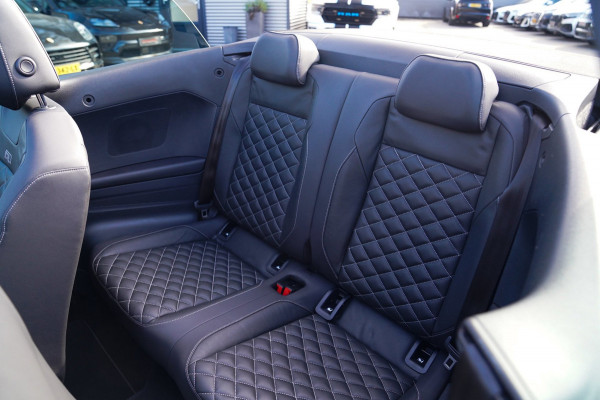 Volkswagen T-Roc Cabrio 1.5 TSI R-Line | Luxe Leder | Ruitjes leer | Trekhaak | Stoelverwarming | Facelift | Vlak R-line Stuur |