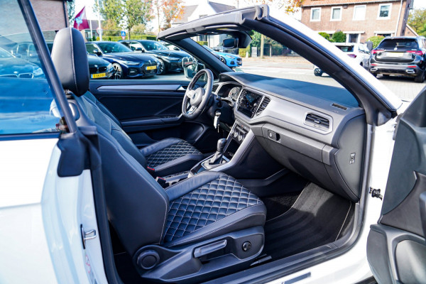 Volkswagen T-Roc Cabrio 1.5 TSI R-Line | Luxe Leder | Ruitjes leer | Trekhaak | Stoelverwarming | Facelift | Vlak R-line Stuur |