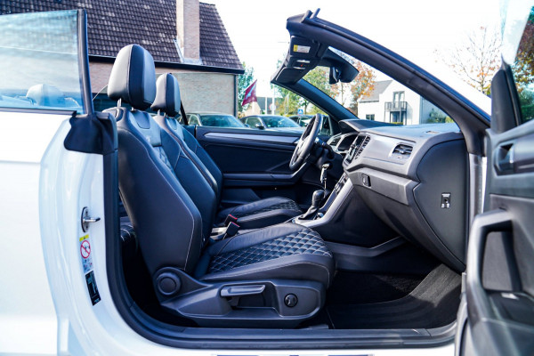 Volkswagen T-Roc Cabrio 1.5 TSI R-Line | Luxe Leder | Ruitjes leer | Trekhaak | Stoelverwarming | Facelift | Vlak R-line Stuur |