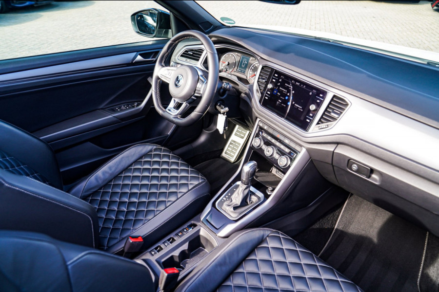 Volkswagen T-Roc Cabrio 1.5 TSI R-Line | Luxe Leder | Ruitjes leer | Trekhaak | Stoelverwarming | Facelift | Vlak R-line Stuur |