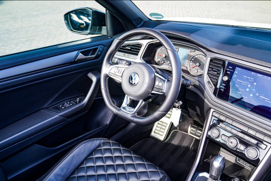 Volkswagen T-Roc Cabrio 1.5 TSI R-Line | Luxe Leder | Ruitjes leer | Trekhaak | Stoelverwarming | Facelift | Vlak R-line Stuur |