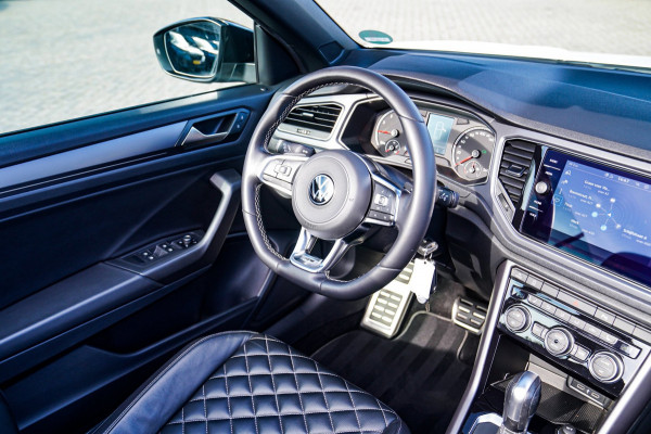 Volkswagen T-Roc Cabrio 1.5 TSI R-Line | Luxe Leder | Ruitjes leer | Trekhaak | Stoelverwarming | Facelift | Vlak R-line Stuur |