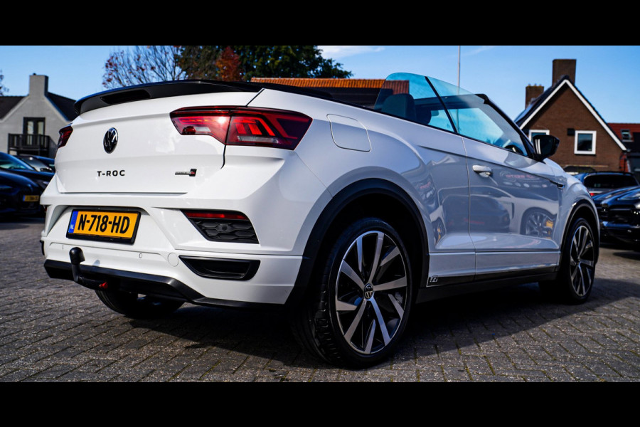 Volkswagen T-Roc Cabrio 1.5 TSI R-Line | Luxe Leder | Ruitjes leer | Trekhaak | Stoelverwarming | Facelift | Vlak R-line Stuur |