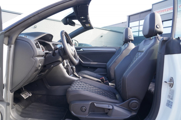 Volkswagen T-Roc Cabrio 1.5 TSI R-Line | Luxe Leder | Ruitjes leer | Trekhaak | Stoelverwarming | Facelift | Vlak R-line Stuur |