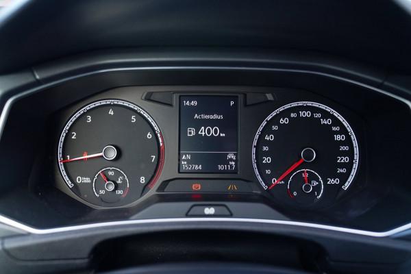 Volkswagen T-Roc Cabrio 1.5 TSI R-Line | Luxe Leder | Ruitjes leer | Trekhaak | Stoelverwarming | Facelift | Vlak R-line Stuur |