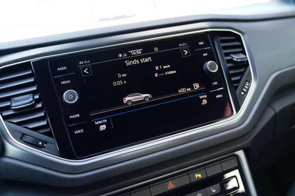 Volkswagen T-Roc Cabrio 1.5 TSI R-Line | Luxe Leder | Ruitjes leer | Trekhaak | Stoelverwarming | Facelift | Vlak R-line Stuur |