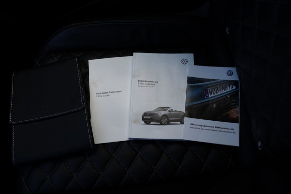 Volkswagen T-Roc Cabrio 1.5 TSI R-Line | Luxe Leder | Ruitjes leer | Trekhaak | Stoelverwarming | Facelift | Vlak R-line Stuur |