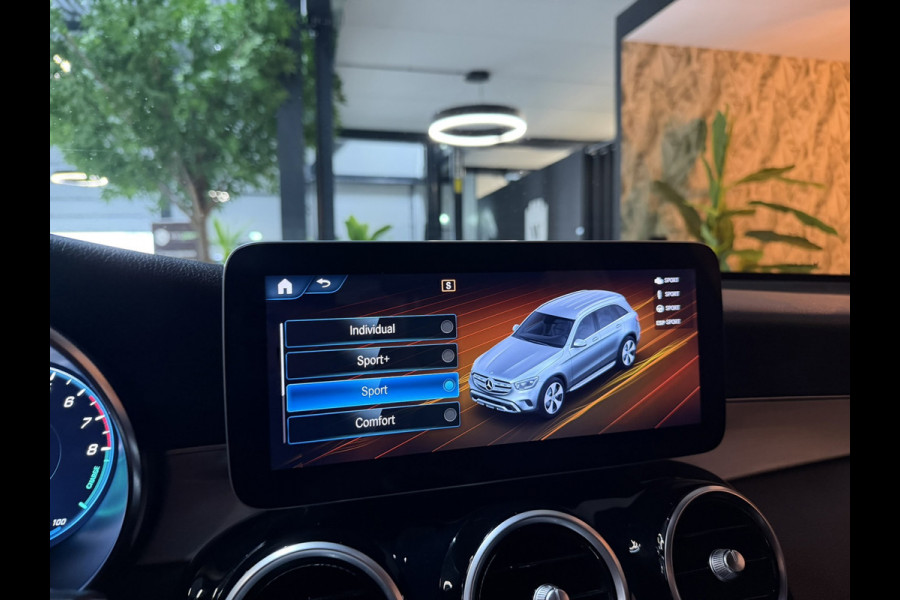 Mercedes-Benz GLC 300e 4MATIC AMG Garantie|360° Camera|MULTIBEAM LED|ACC|Leder|Navi|Trekhaak|Rijklaar