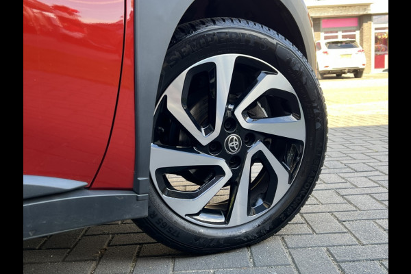 Toyota Aygo X 1.0 VVT-i MT Pulse Bi-tone | Chili red,17 inch, Privacy glass, Apple CarPlay/Android auto, Airconditioning, Parkeercamera