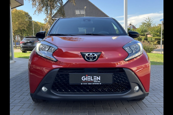 Toyota Aygo X 1.0 VVT-i MT Pulse Bi-tone | Chili red,17 inch, Privacy glass, Apple CarPlay/Android auto, Airconditioning, Parkeercamera