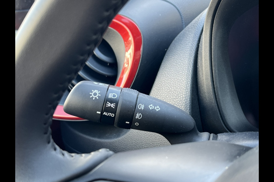 Toyota Aygo X 1.0 VVT-i MT Pulse Bi-tone | Chili red,17 inch, Privacy glass, Apple CarPlay/Android auto, Airconditioning, Parkeercamera