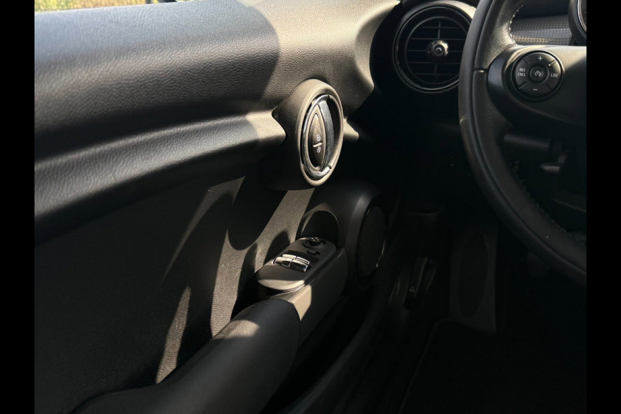 MINI 3-deurs 1.5 Cooper | PDC | Bluetooth | NAVI | Cruise Control |