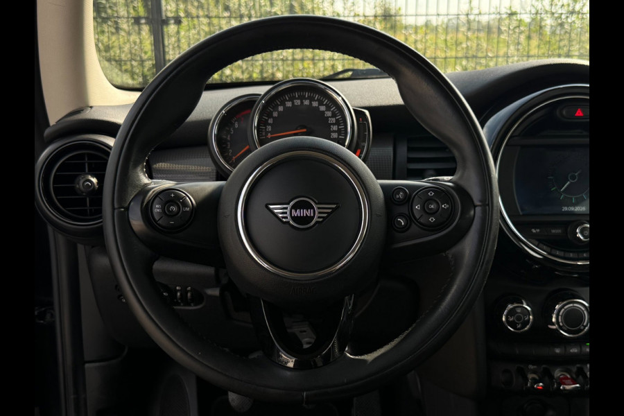 MINI 3-deurs 1.5 Cooper | PDC | Bluetooth | NAVI | Cruise Control |
