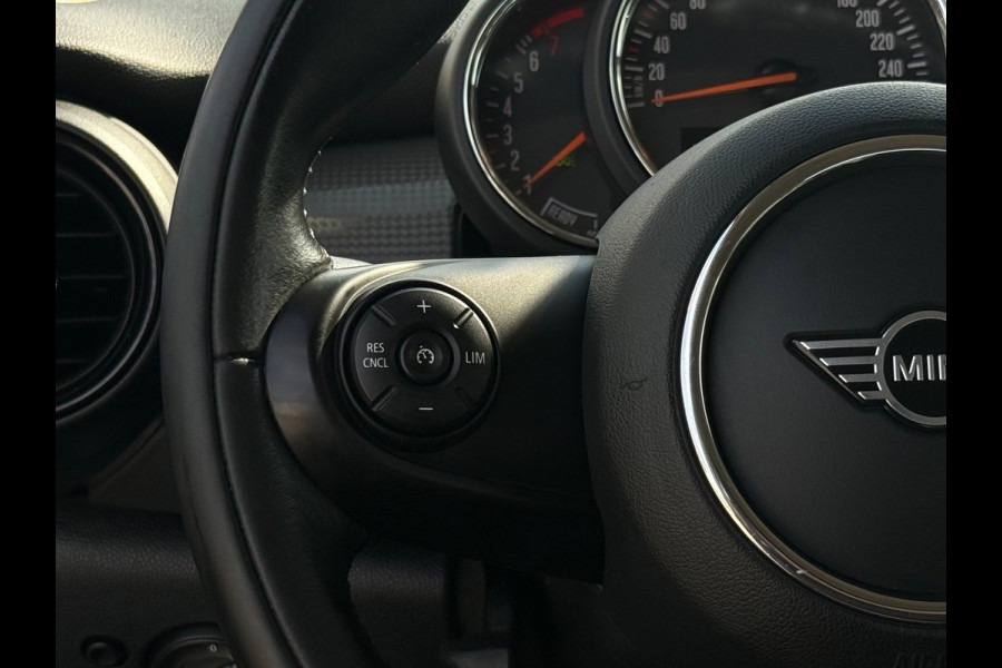 MINI 3-deurs 1.5 Cooper | PDC | Bluetooth | NAVI | Cruise Control |