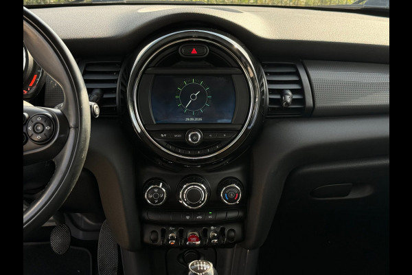 MINI 3-deurs 1.5 Cooper | PDC | Bluetooth | NAVI | Cruise Control |