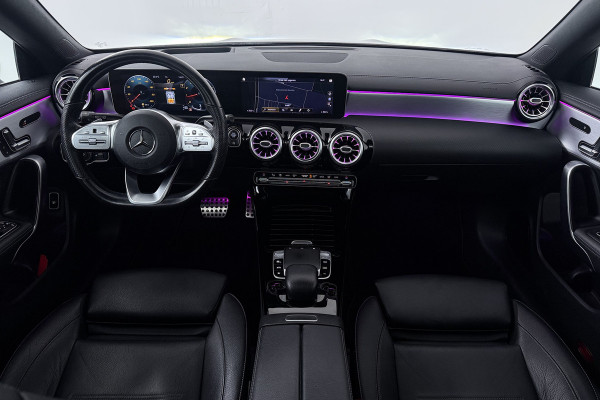 Mercedes-Benz CLA-Klasse Shooting Brake 200 Premium Plus (PANORAMADAK, SFEERVERLICHTING, HEAD-UP, CAMERA, ELEKT. STOELEN)