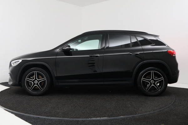Mercedes-Benz GLA 250 e AMG Line (SFEERVERLICHTING, CAMERA, STOELVERWARMING, LED, 1e EIGENAAR)