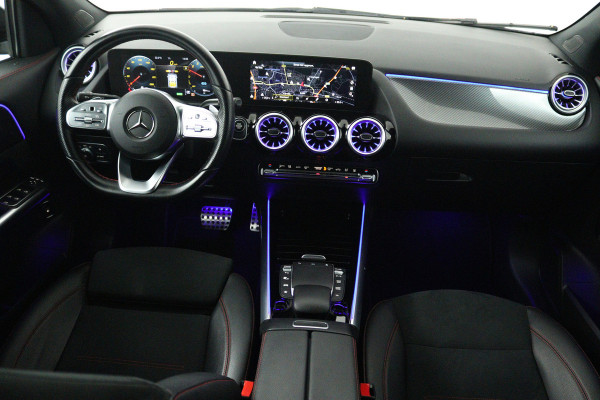 Mercedes-Benz GLA 250 e AMG Line (SFEERVERLICHTING, CAMERA, STOELVERWARMING, LED, 1e EIGENAAR)