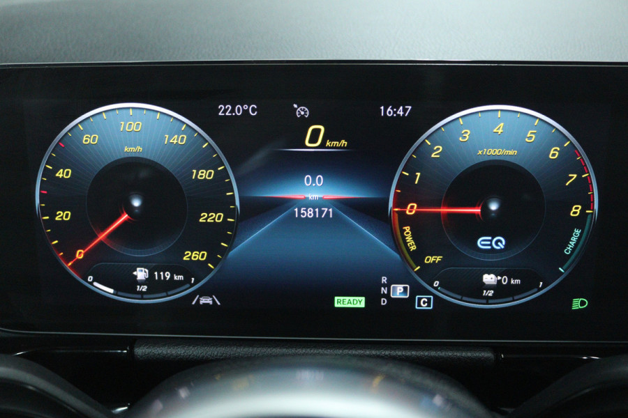Mercedes-Benz GLA 250 e AMG Line (SFEERVERLICHTING, CAMERA, STOELVERWARMING, LED, 1e EIGENAAR)