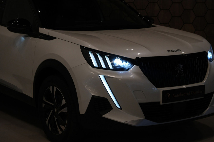 Peugeot 2008 1.2 PureTech GT *PANORAMADAK/STOELVERWARMING* Afn. Trekhaak/Apple Carplay/Navi/Camera VOL