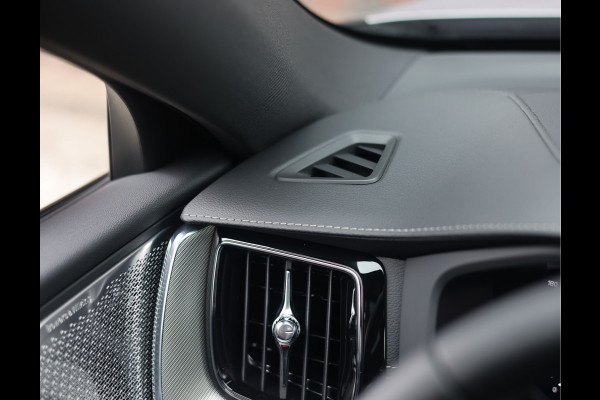 Volvo XC60 T8 AWD Polestar Engineered | Pano - Trekhaak - Bowers&Wilkins