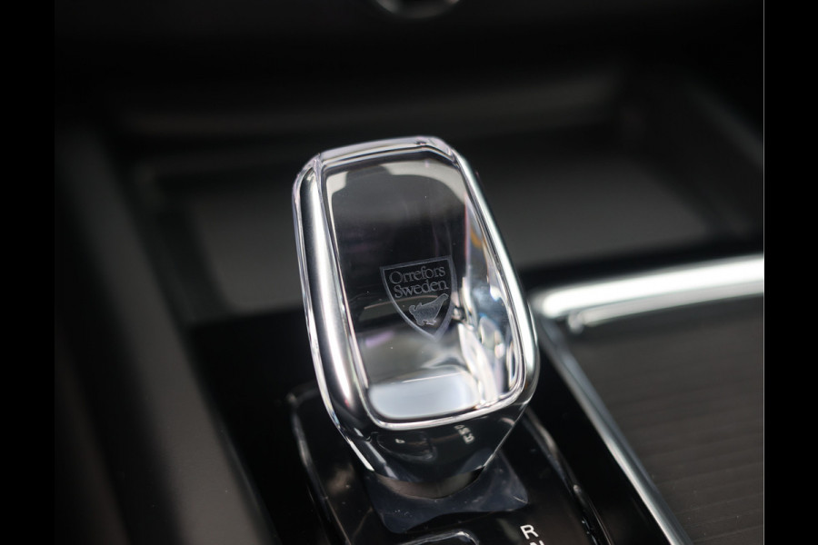 Volvo XC60 T8 AWD Polestar Engineered | Pano - Trekhaak - Bowers&Wilkins
