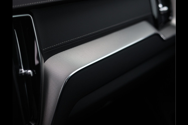 Volvo XC60 T8 AWD Polestar Engineered | Pano - Trekhaak - Bowers&Wilkins