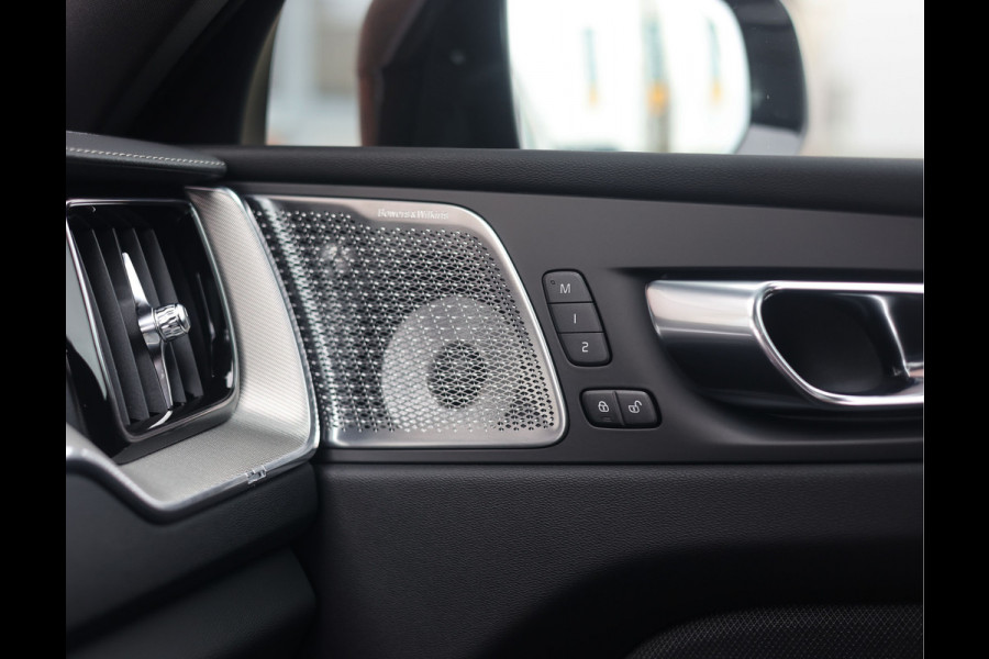 Volvo XC60 T8 AWD Polestar Engineered | Pano - Trekhaak - Bowers&Wilkins