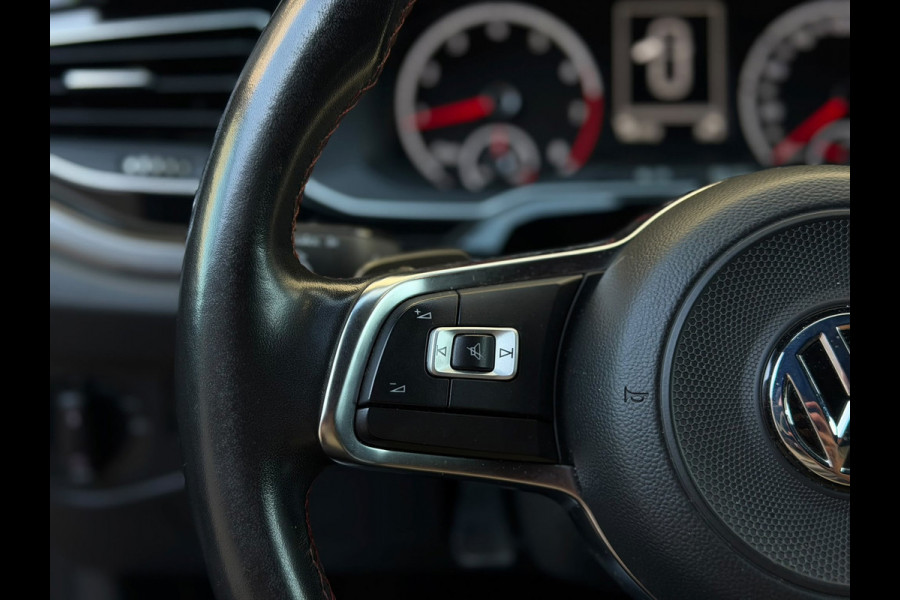 Volkswagen Polo 2.0 TSI GTI 200PK (CARPLAY, PARKEERSENSOREN V+A, AUTOMAAT, IQ LIGHTS, CRUISE CONTROL, BLEUTOOTH, GOED ONDH)