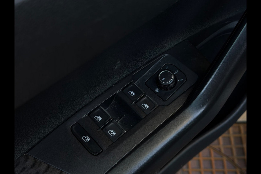 Volkswagen Polo 2.0 TSI GTI 200PK (CARPLAY, PARKEERSENSOREN V+A, AUTOMAAT, IQ LIGHTS, CRUISE CONTROL, BLEUTOOTH, GOED ONDH)