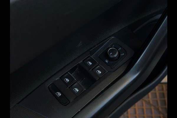Volkswagen Polo 2.0 TSI GTI 200PK (CARPLAY, PARKEERSENSOREN V+A, AUTOMAAT, IQ LIGHTS, CRUISE CONTROL, BLEUTOOTH, GOED ONDH)
