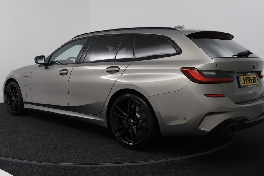 BMW 3 Serie Touring 330e Edition M Sport Plus (PANORAMADAK, STOELVERWARMING, CARPLAY, CAMERA, DEALER ONDERHOUDEN)