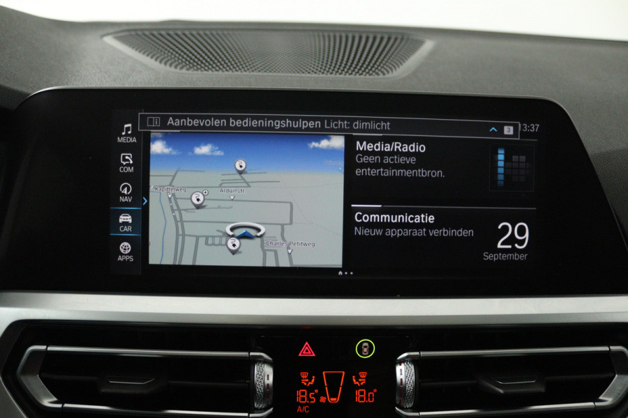 BMW 3 Serie Touring 330e Edition M Sport Plus (PANORAMADAK, STOELVERWARMING, CARPLAY, CAMERA, DEALER ONDERHOUDEN)
