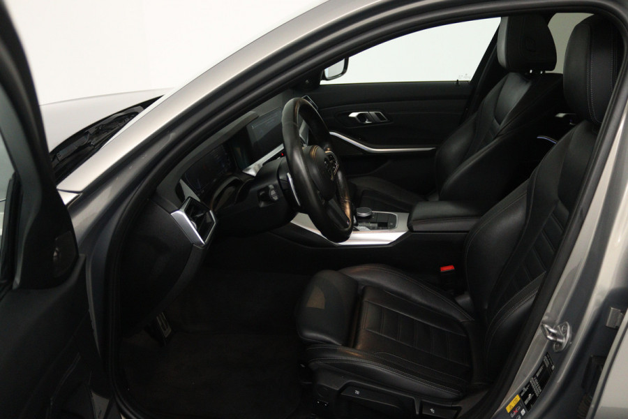 BMW 3 Serie Touring 330e Edition M Sport Plus (PANORAMADAK, STOELVERWARMING, CARPLAY, CAMERA, DEALER ONDERHOUDEN)