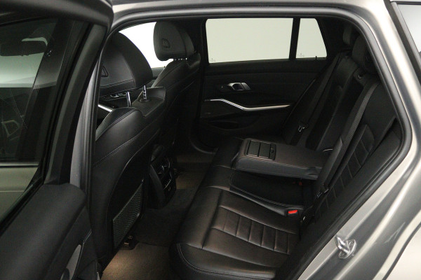 BMW 3 Serie Touring 330e Edition M Sport Plus (PANORAMADAK, STOELVERWARMING, CARPLAY, CAMERA, DEALER ONDERHOUDEN)