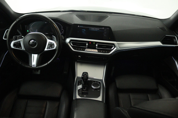 BMW 3 Serie Touring 330e Edition M Sport Plus (PANORAMADAK, STOELVERWARMING, CARPLAY, CAMERA, DEALER ONDERHOUDEN)