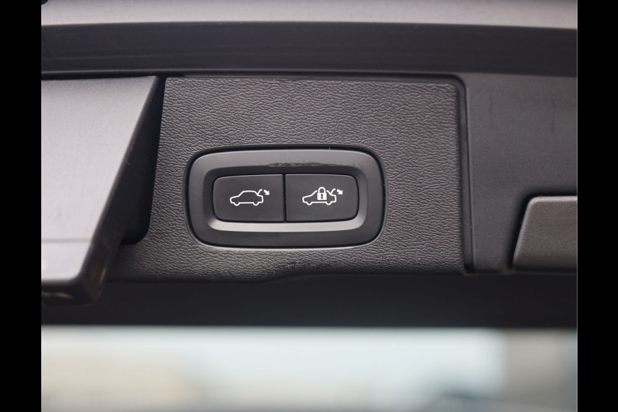 Volvo XC60 T8 AWD Polestar Engineered | Pano - Bowers & Wilkins - HUD
