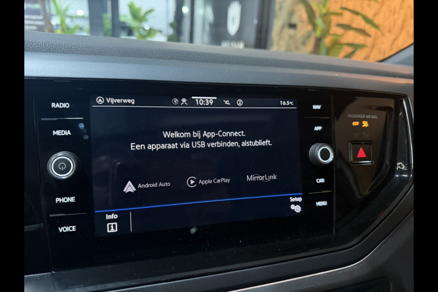 Volkswagen Polo 1.0 TSI R-Line Business Garanite|IQ Light|Pano|Virtual Cockpit|ACC|Camera|Navi|CarPlay|LED|Rijklaar