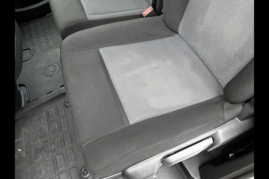 Opel Vivaro 145pk Automaat L3H1 Dubbele cabine Navigatie Camera Trekhaak Apple carplay Parkeersensoren Cruise control