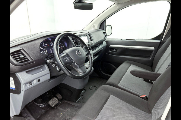 Opel Vivaro 145pk Automaat L3H1 Dubbele cabine Navigatie Camera Trekhaak Apple carplay Parkeersensoren Cruise control