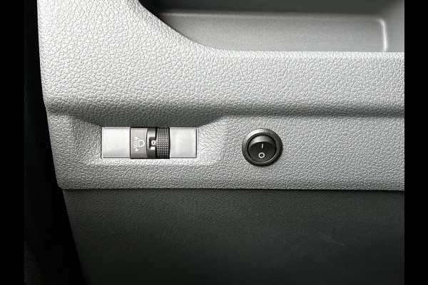 Opel Vivaro 145pk Automaat L3H1 Dubbele cabine Navigatie Camera Trekhaak Apple carplay Parkeersensoren Cruise control