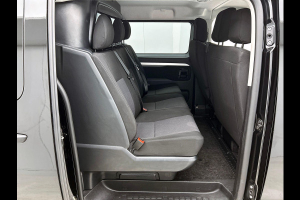 Opel Vivaro 145pk Automaat L3H1 Dubbele cabine Navigatie Camera Trekhaak Apple carplay Parkeersensoren Cruise control